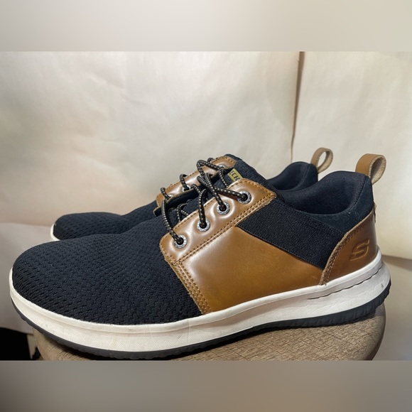 Sketchers Air Cooled Memory Foam Shoes - Picture 4 of 4